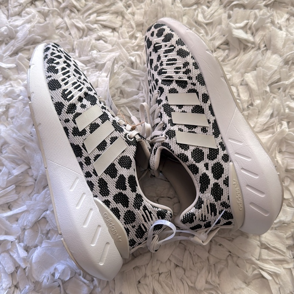 NWT Adidas Swift Run 22 Leopard Sneakers - Picture 5 of 10